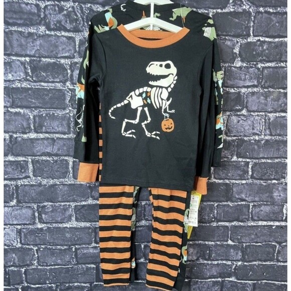 Carter's 4 Piece Glow in the Dark Dinosaur T-Rex Halloween Pajama Set 2 Toddler - Picture 2 of 9